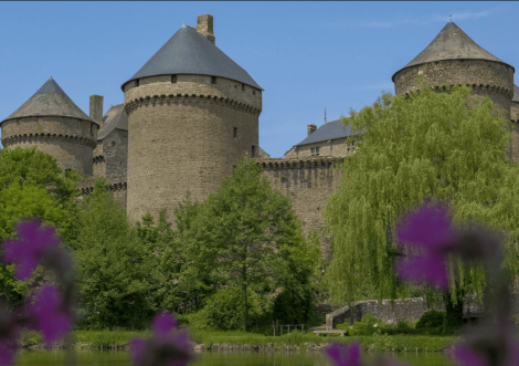 Lassay-les-Châteaux, village préféré des Français ?
