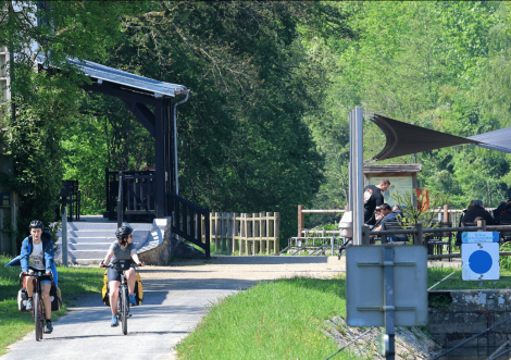 Au bord de la Mayenne, profitez du chemin de halage