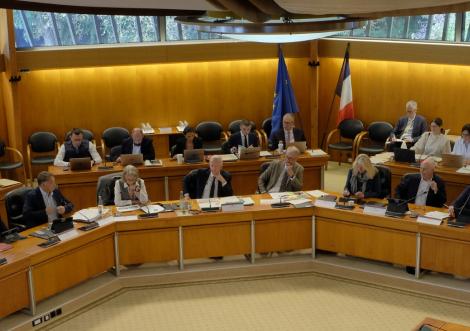 Les commissions d'études