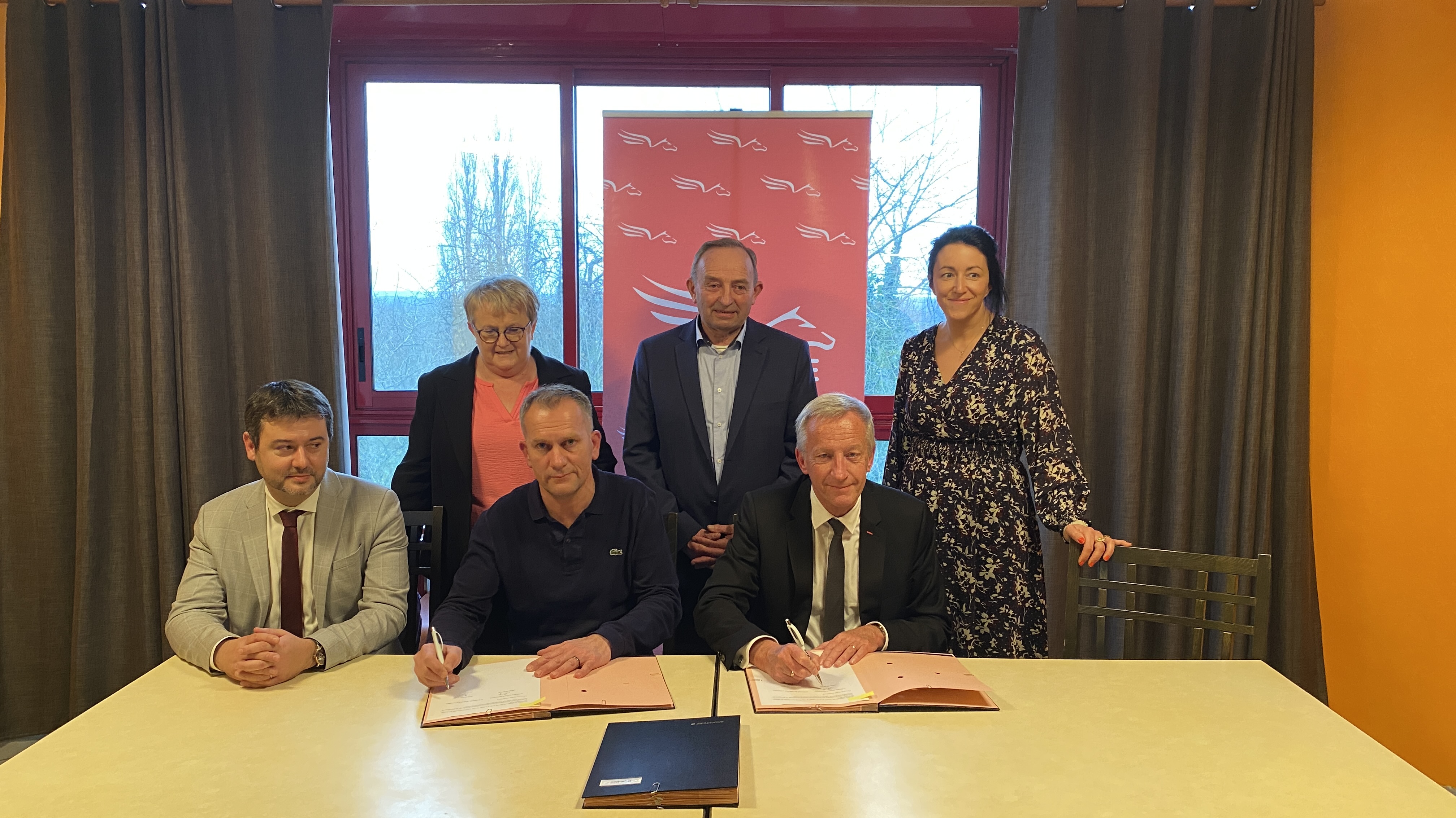 Le Conseil départemental accompagne financièrement les projets immobiliers des EHPAD afin d’améliorer la prise en charge des aînés