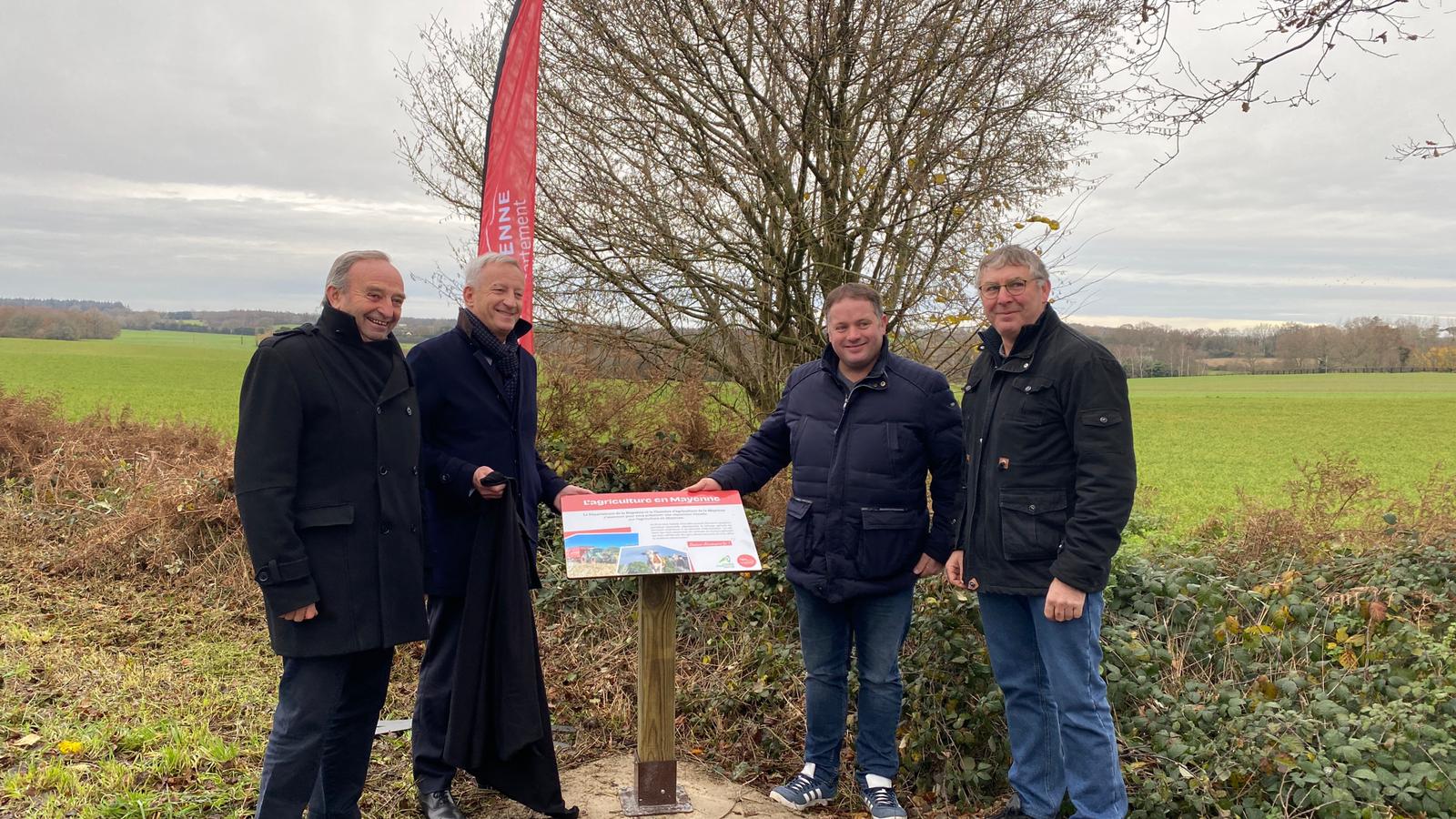 Inauguration et vue d'un panneaux